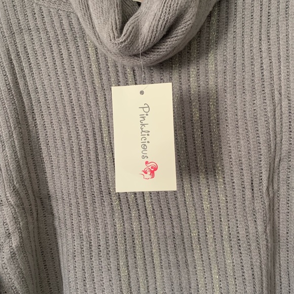 Metallic trim fringe sweater - Picture 2 of 3